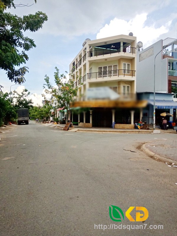 Bán nhà 3 lầu góc 2 mặt tiền cực đẹp ngay chợ Phú Thuận quận 7.